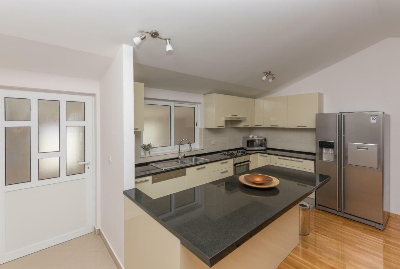 ماكارسكا Apartments Naja المظهر الخارجي الصورة